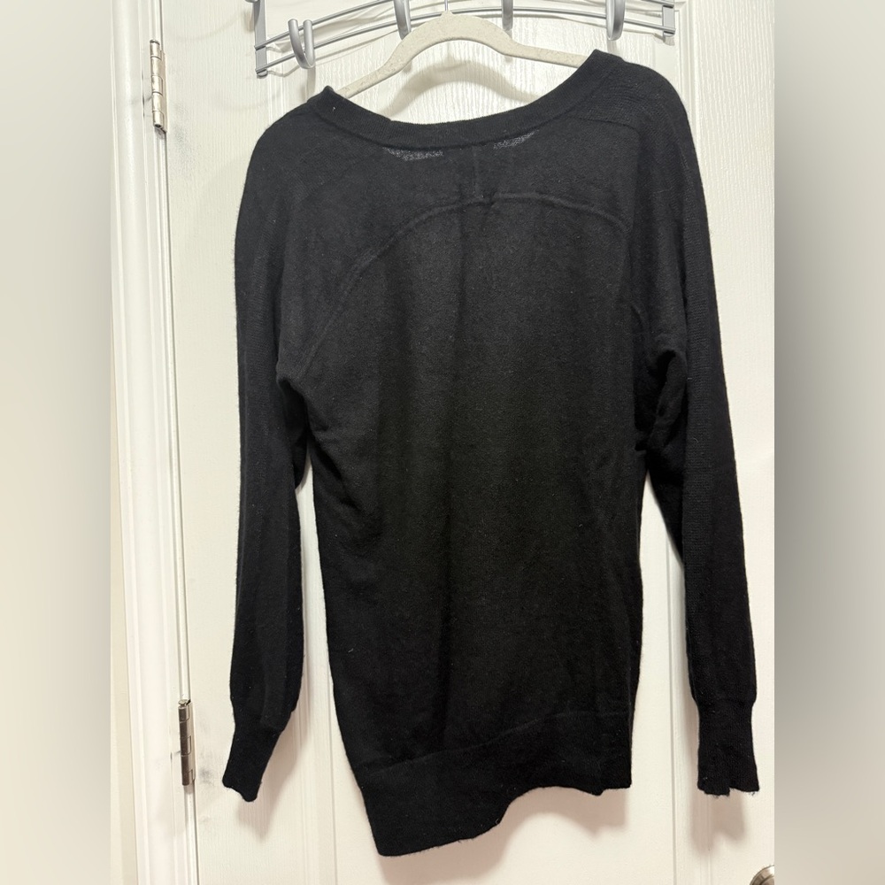 Aqua Cashmere Women’s L Black Asymmetrical Side Slit Sweater Quiet Luxury - Picture 16 of 16